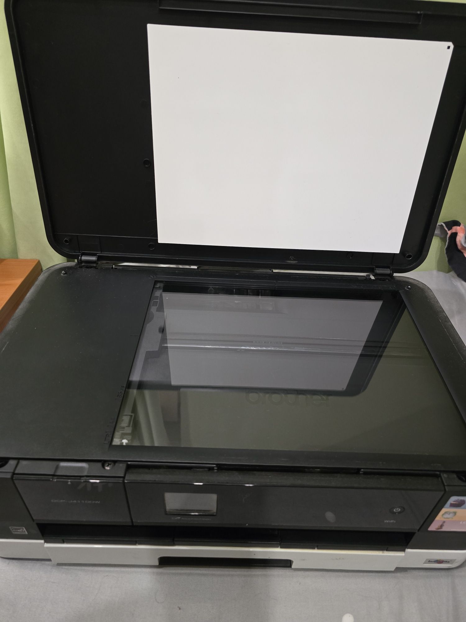 Brother DCP-J4110DW, A3, цветен мастилен принтер/копир/скенер, 33/25ст
