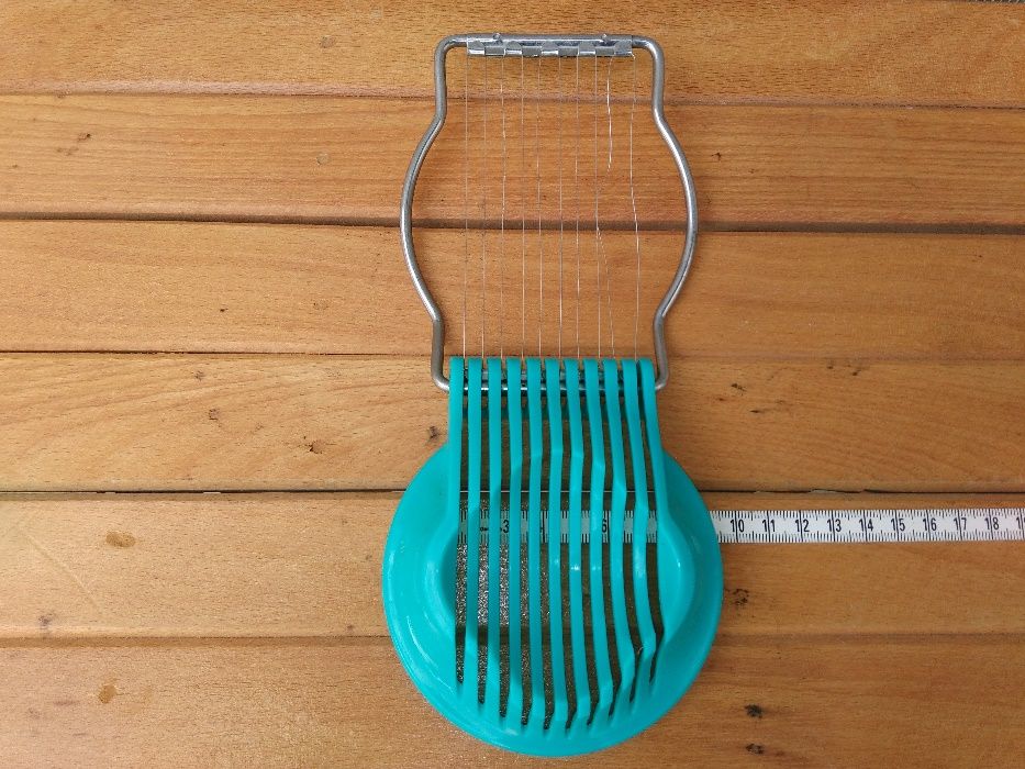 Feliator oua din plastic, lame otel, albastru