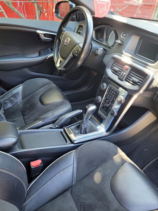 Volvo v40 D4 R Design