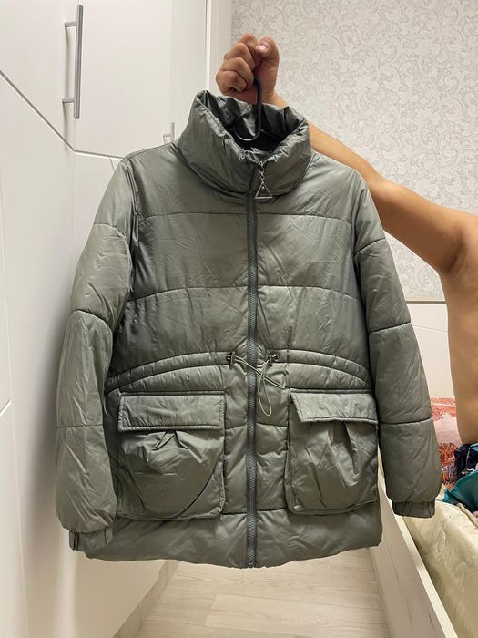 Женскую демисезонную куртку