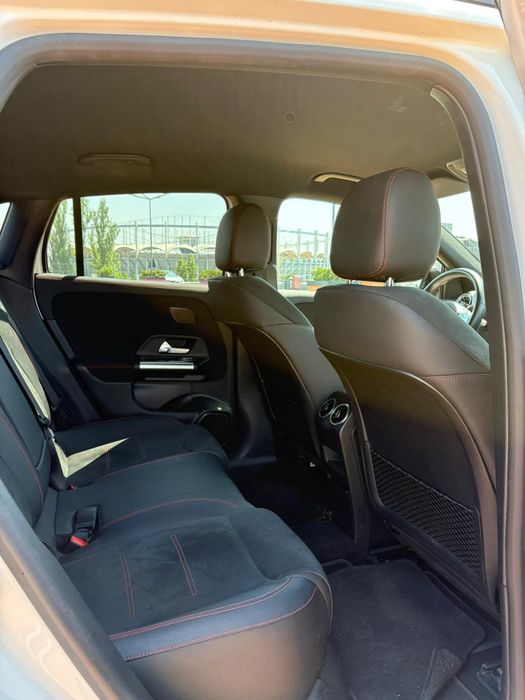 Mercedes Benz EQA superb