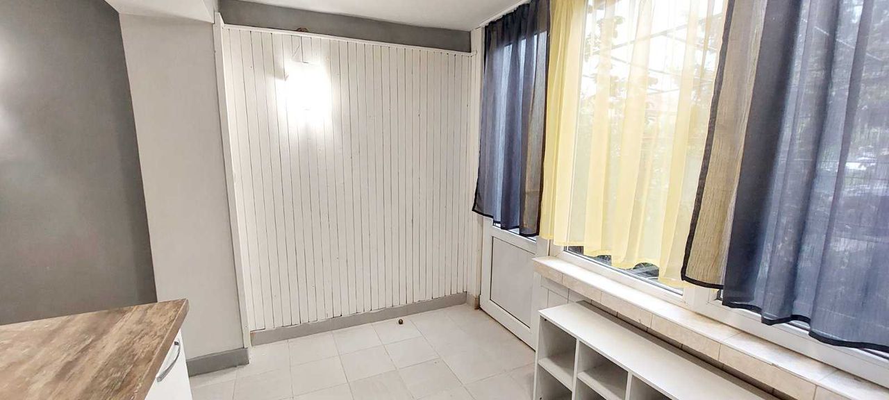 Продава се Едностаен апартамент в Бургас, Меден рудник - зона А - 43 кв.м за 907 €/кв.м - Снимка #2