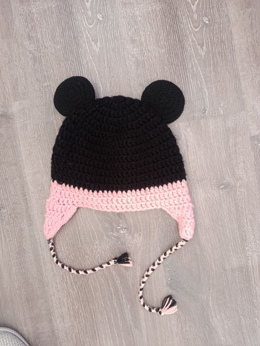 Плетена шапка Мини маус