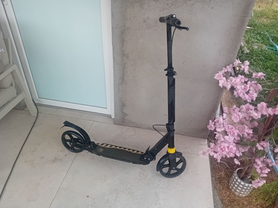 Vând trotineta pentru copii