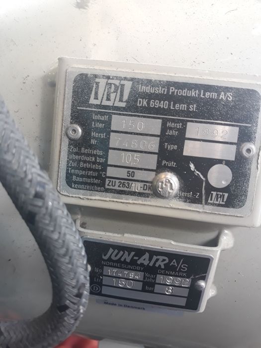 vând Compresor aer fără ulei Jun-air 150 li