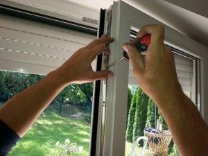 Reparații / montaj termopane ferestre uși   ferestre de mansarda Velux