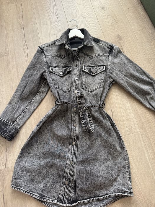 Продавам дънкова рокля Pinko размер 42