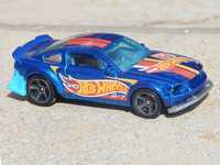 Macheta Ford Mustang V 2005 Hot Wheels 2015 editie aniversara sc 1:64