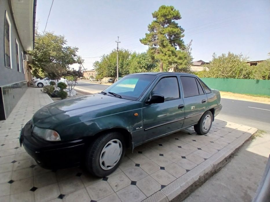 Нексия 1 сонс сотилади 1998й
