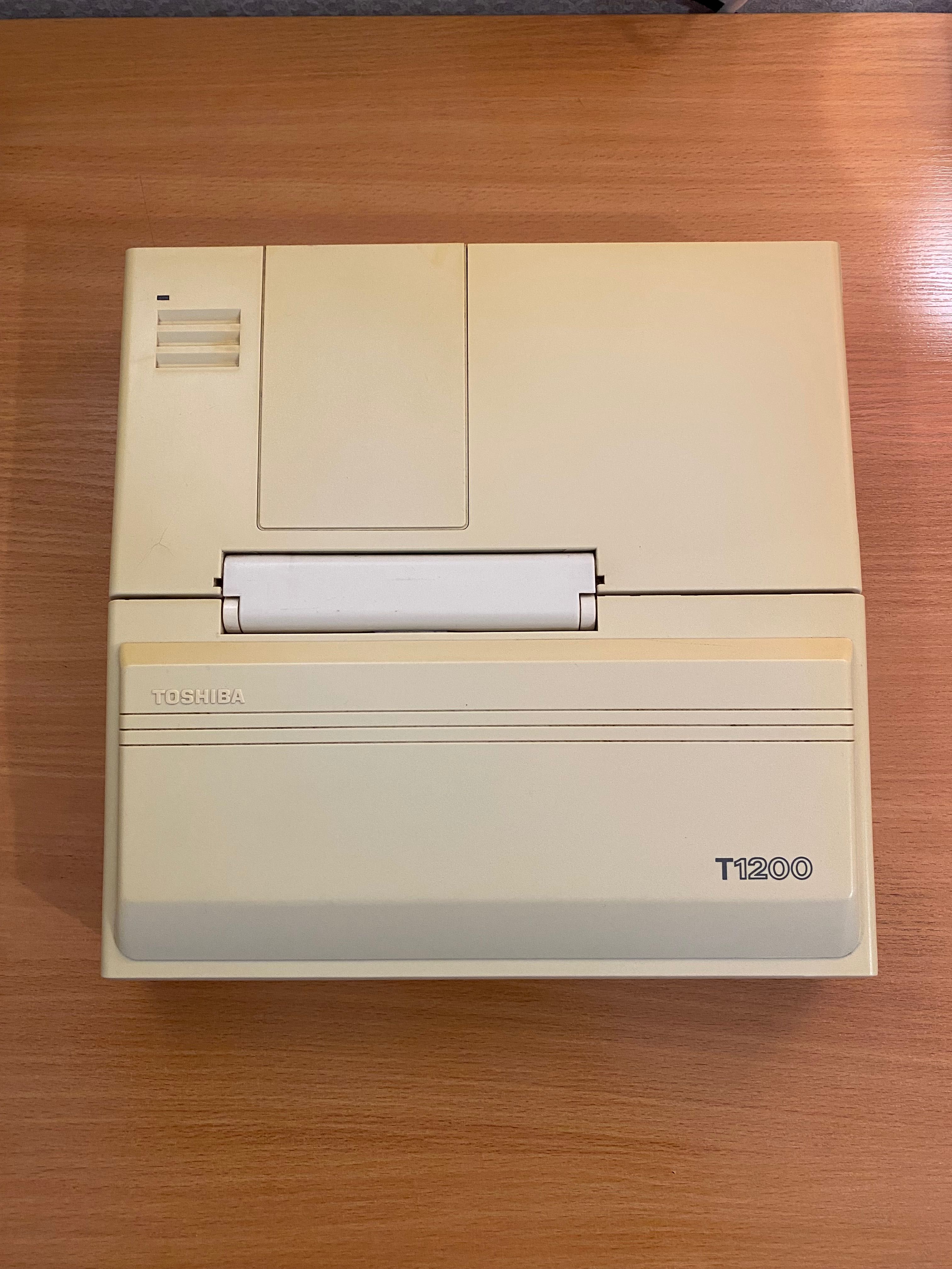 Ноутбук Toshiba T1200 -  год 1987