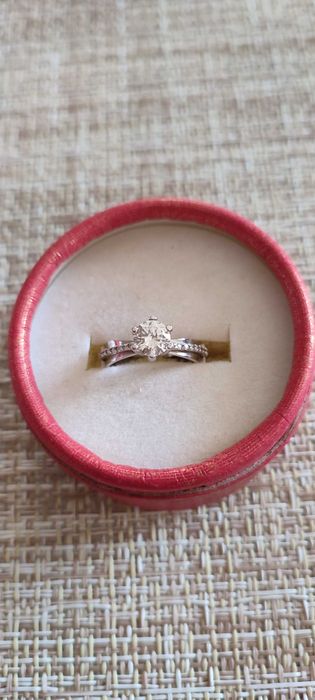 Годежен дамски пръстен бяло злато