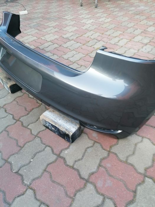 Vand bara spate (spoiler) pentru vw golf 6 recent vopsita!