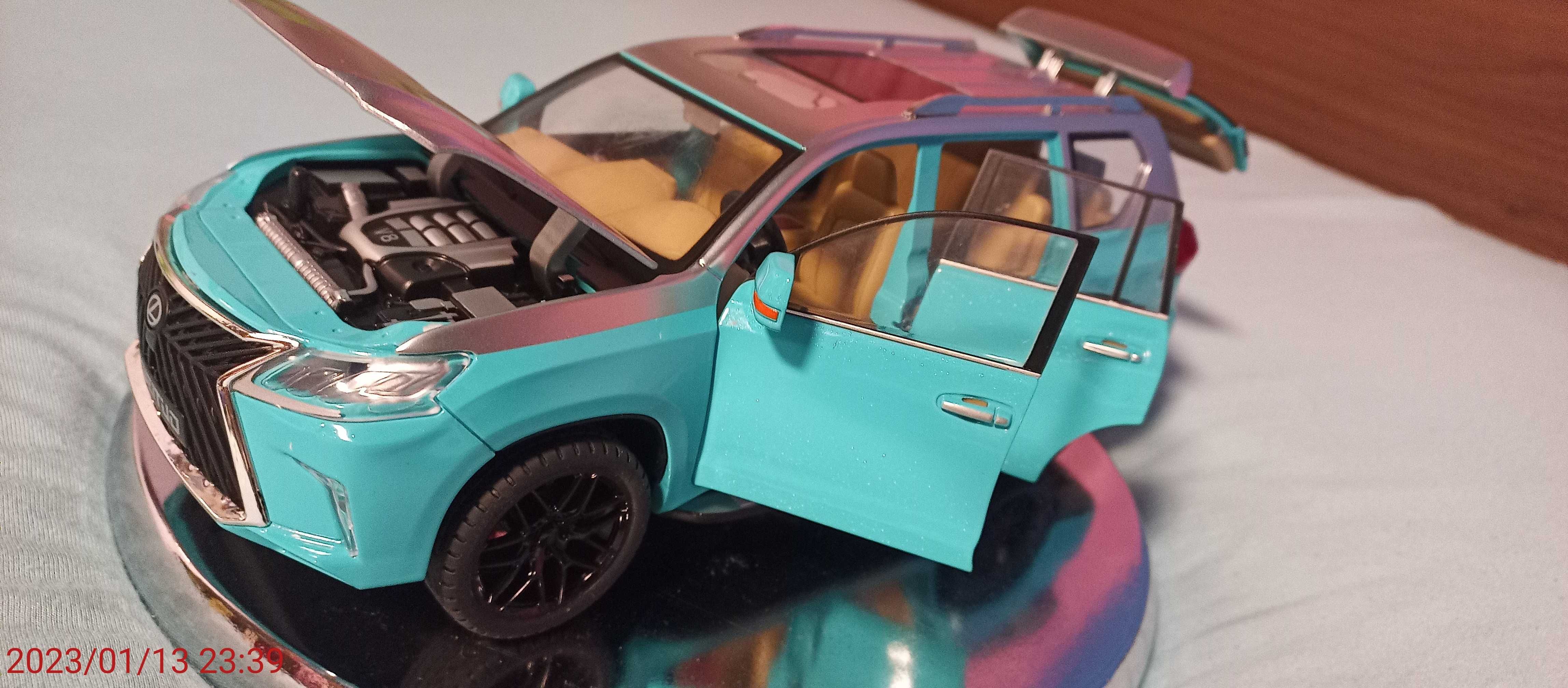 Метална кола Lexus Lx570 ,1:18 чисто нова, електрическа