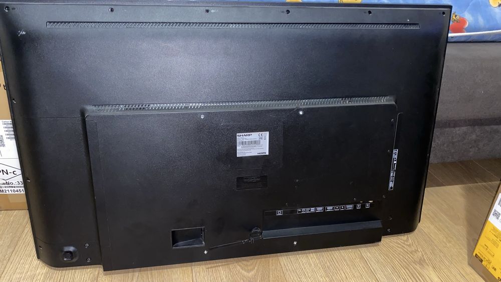 televzor smart sharp ecran spart 101 cm