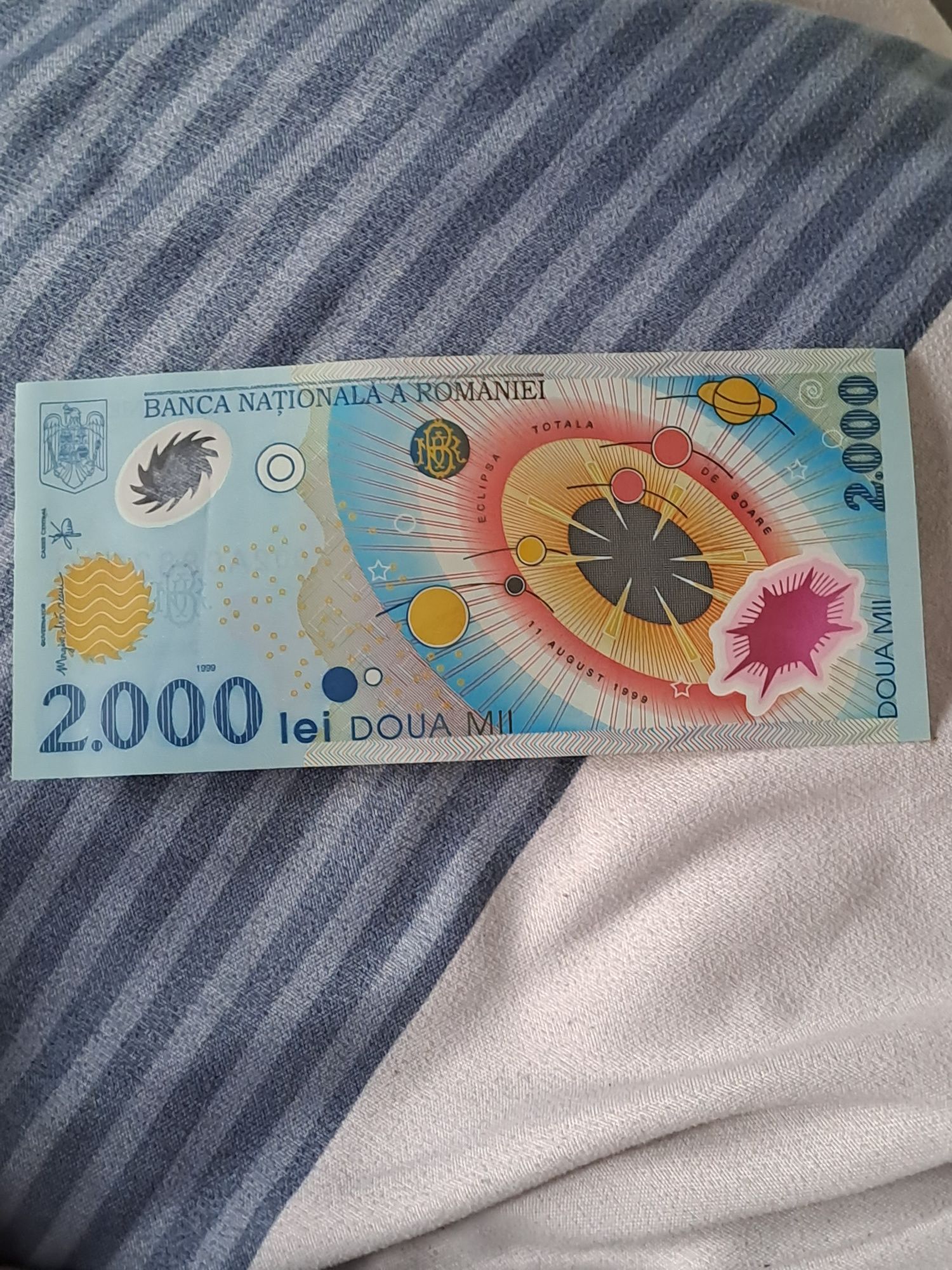 Bancnota 2000 Lei eclipsă totala de soare 1999