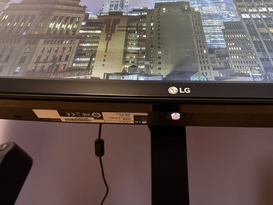 Геймърски Монитор LG 34” извит