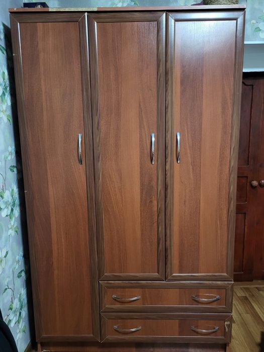 Продам шкаф б/у.