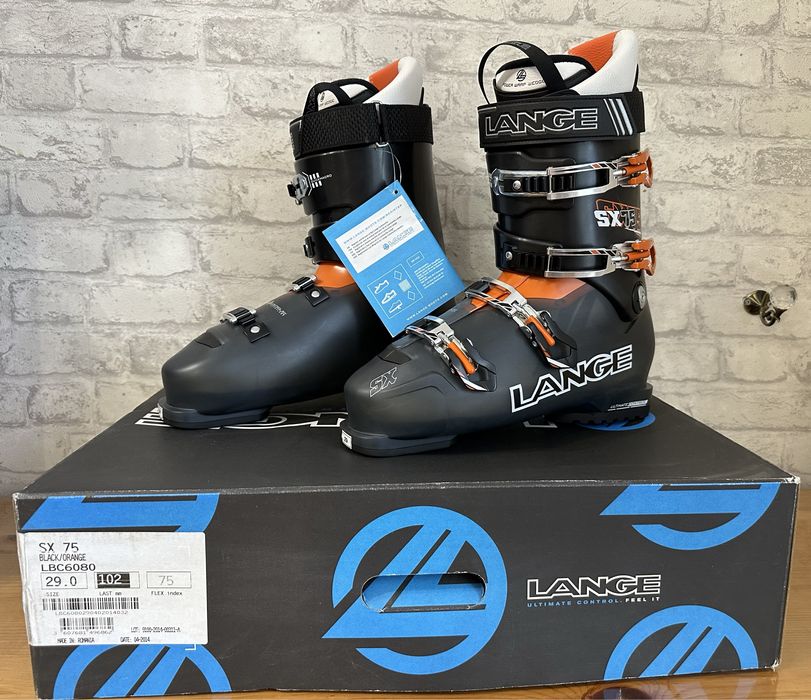 Продам новые горнолыжные ботинки Lange с жесткостью  75, 100
