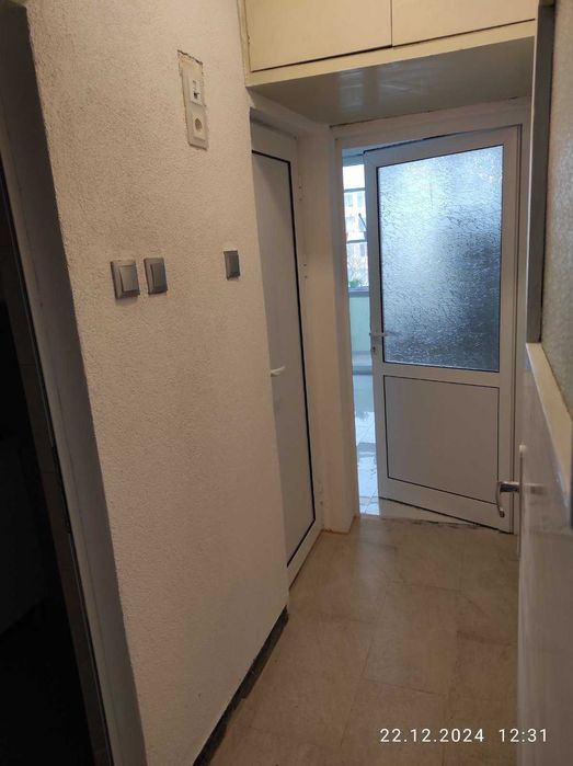 Дава се под наем Тристаен апартамент в Варна, Колхозен пазар - 90 кв.м за 459 € - Снимка #8