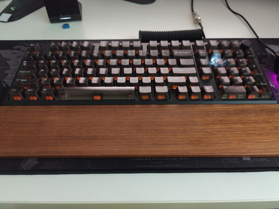 Keycaps semi-transparente