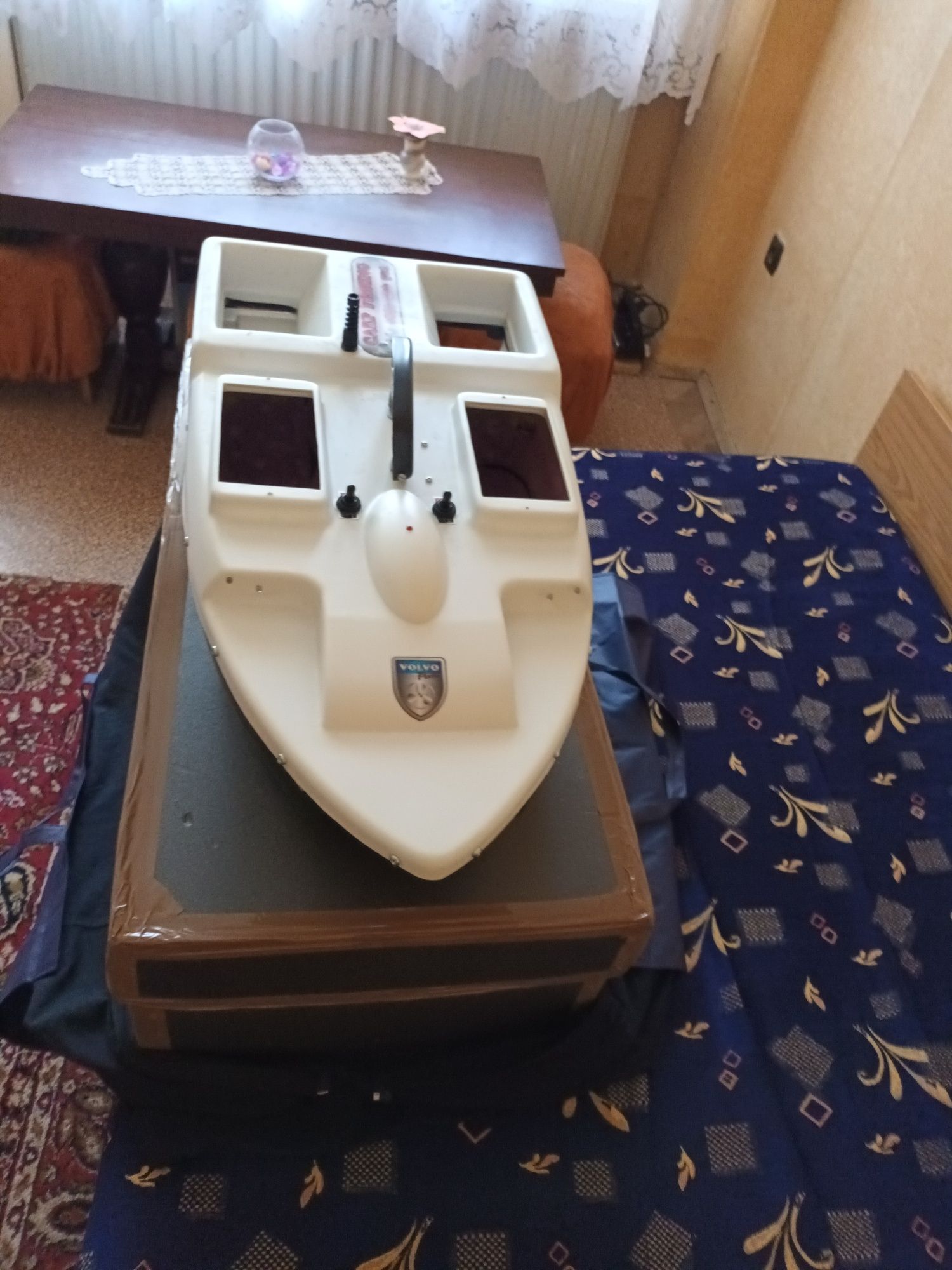 Лодка за захранване