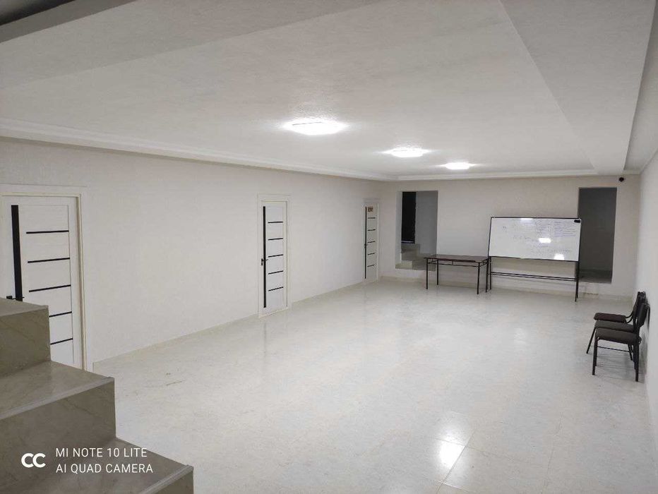 Продаётся помещение вдоль дороги  возле Сиаб базара!