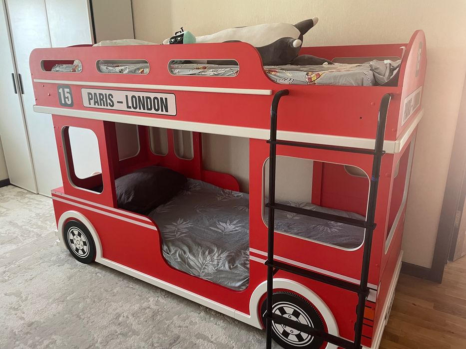 Кровать-автобус красный комфортный красивый!