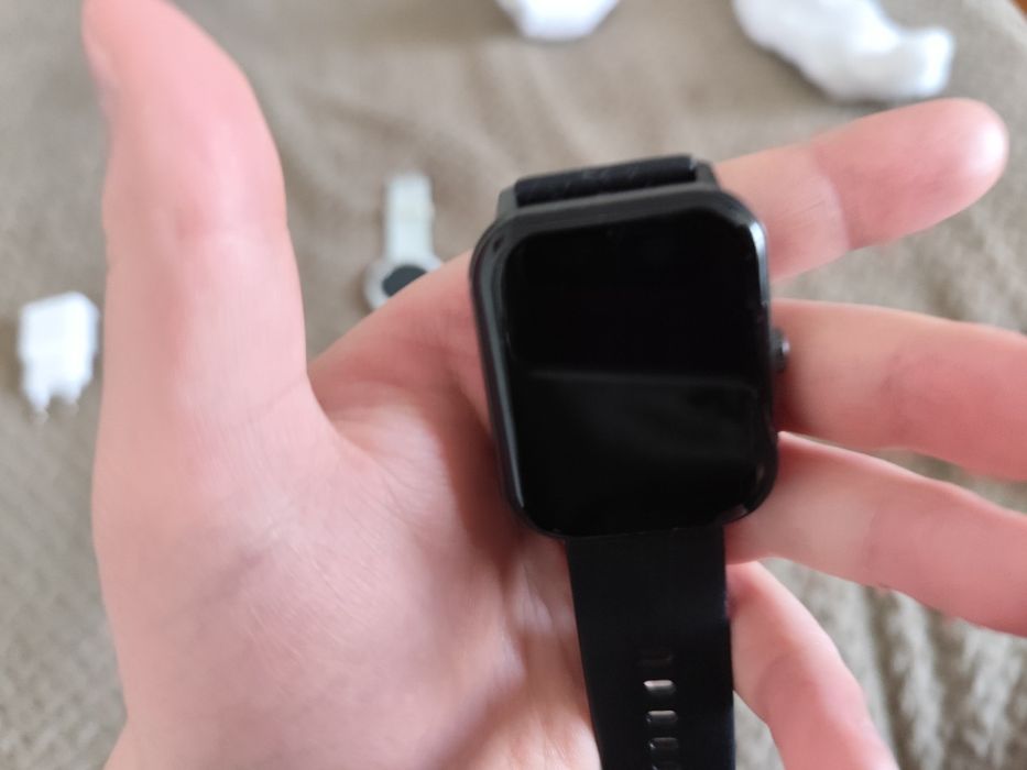 Vând urgent ceasuri amândouă functionabile