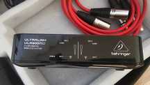 BEHRINGER безжична цифрова микрофонна система с 2бр. мищрофони