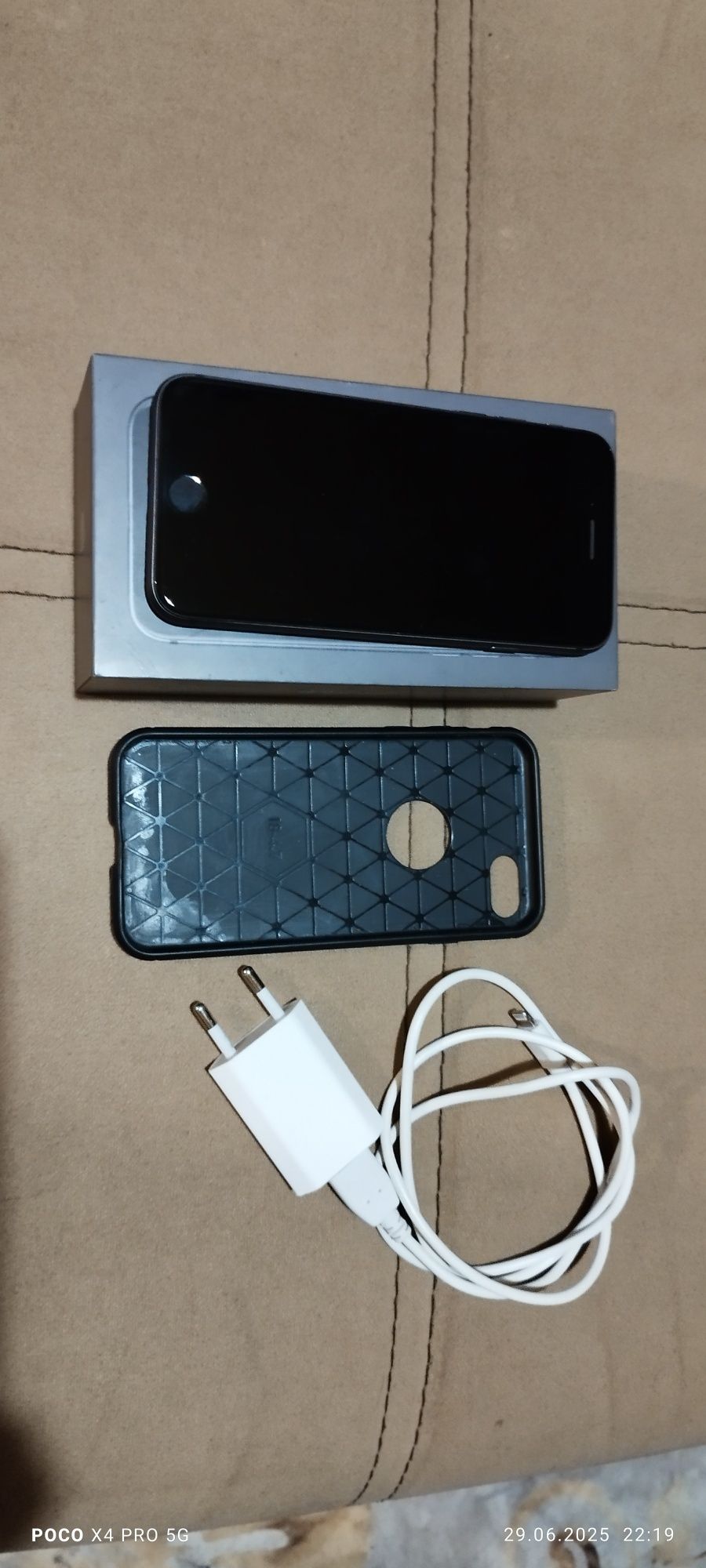 iPhone 8/ 64GB /