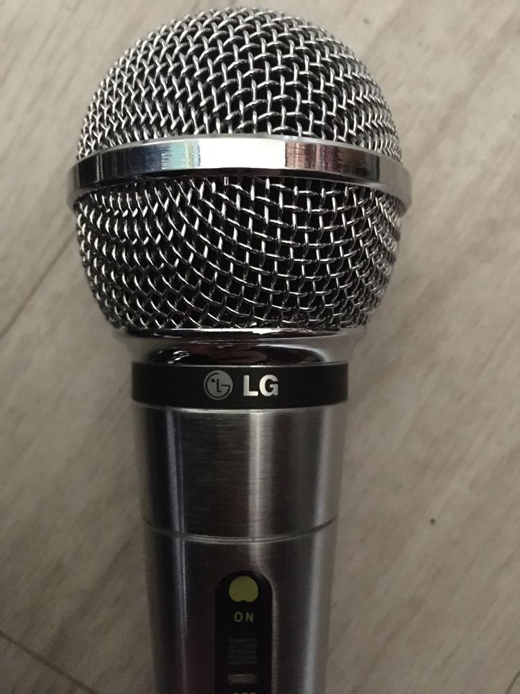 Микрофон вокальный LG ACC-M900K