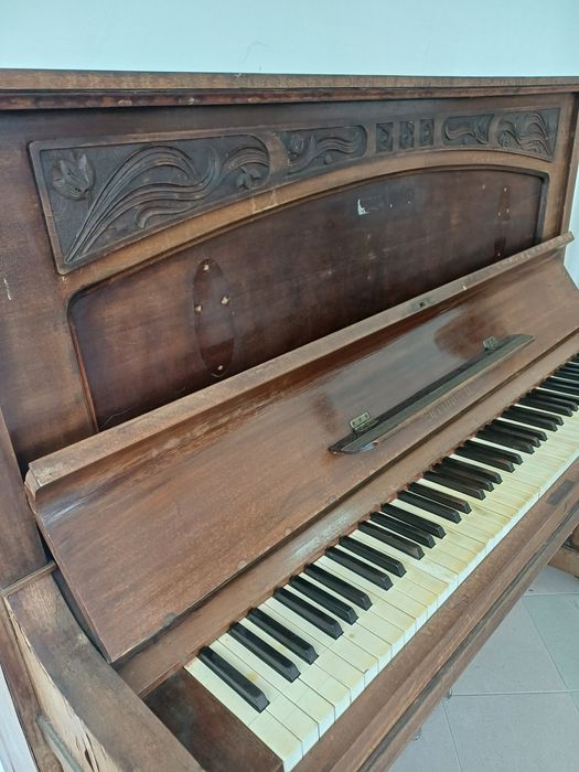 Старо американско пиано "Beethoven"