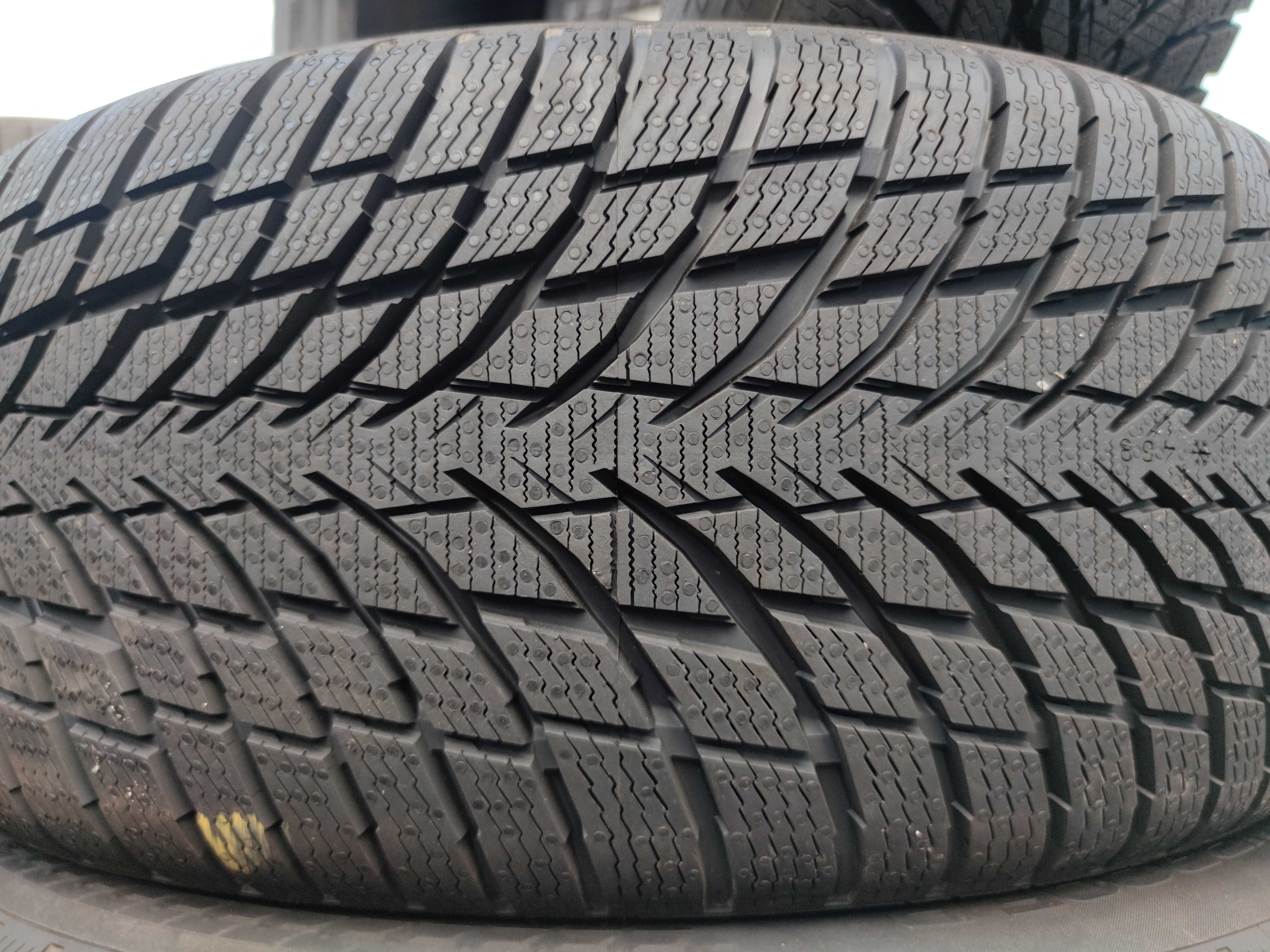 4бр Нови Зимни Гуми 235 50 18 - Nokian - DOT 2021