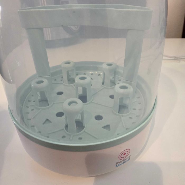 Vând sterilizator cu aburi