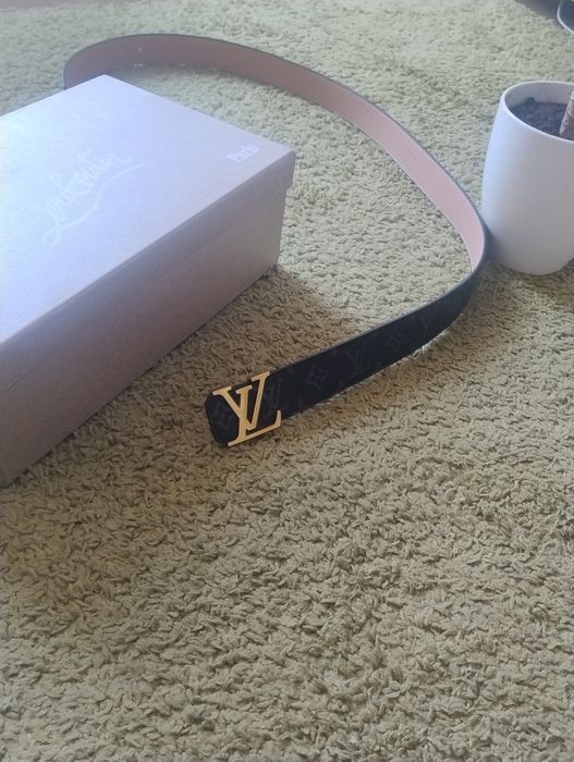 Curea LV neagra cu aur