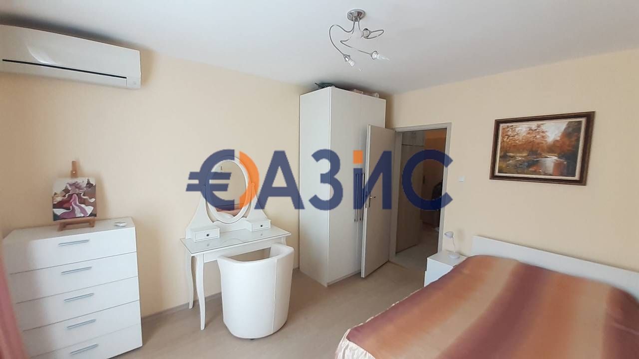 Продава се Тристаен апартамент в Бургас, Център - 81 кв.м за 3025 €/кв.м - Снимка #8