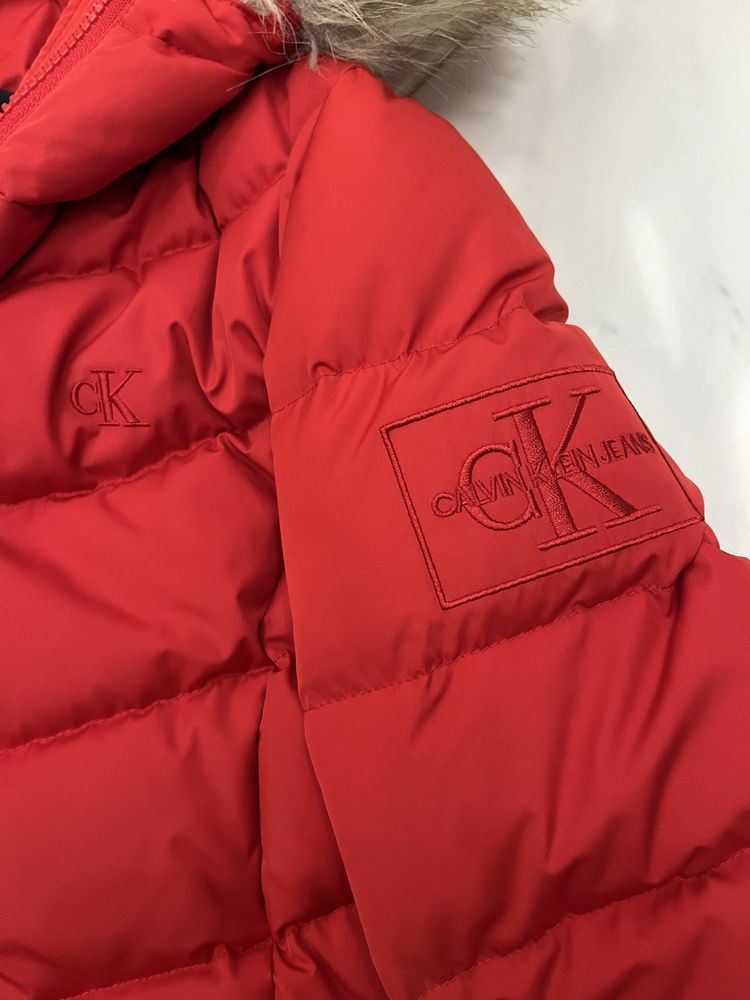 Calvin Klein Jeans червено зимно яке