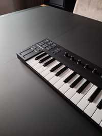 MIDI контролер Native Instruments M32