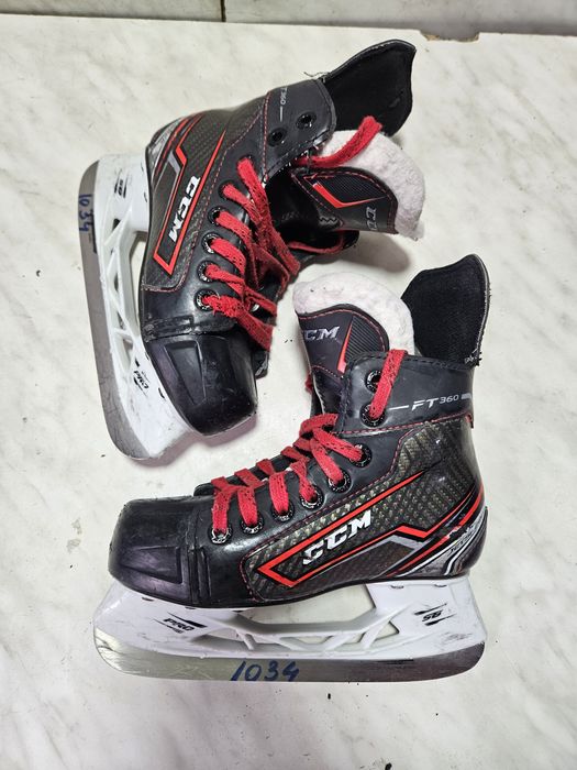 Patine 1034 hochei hockey CCM FT 360 marime 32  ( 20,5 cm)