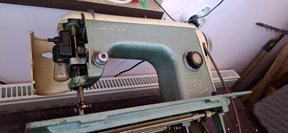 Masina de cusut ileana