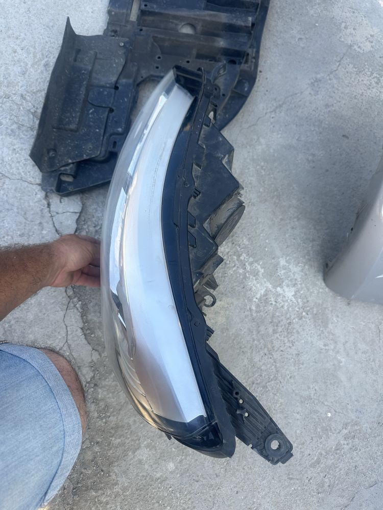Bară față.far stânga renault megane 4.