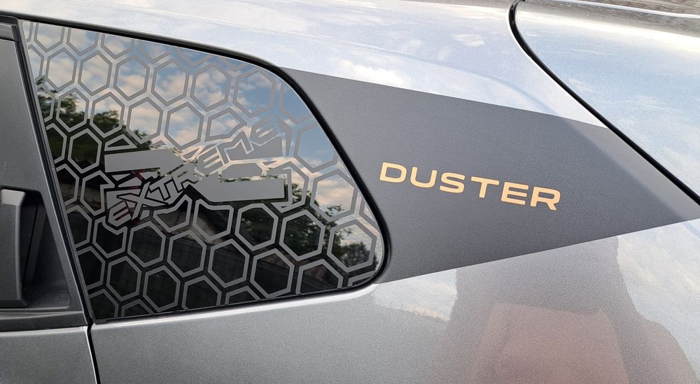 Set stickere aripa spate Dacia Duster 3