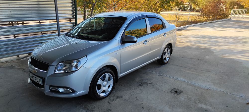 Нексия R3 продоётся.