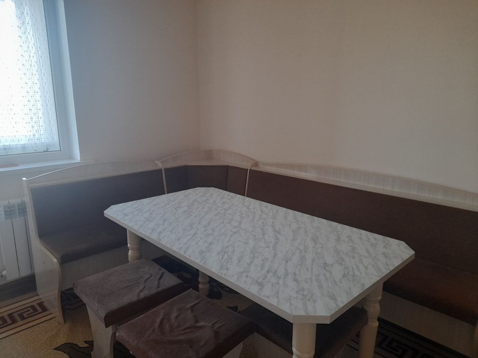 Кухонный уголок столы менен