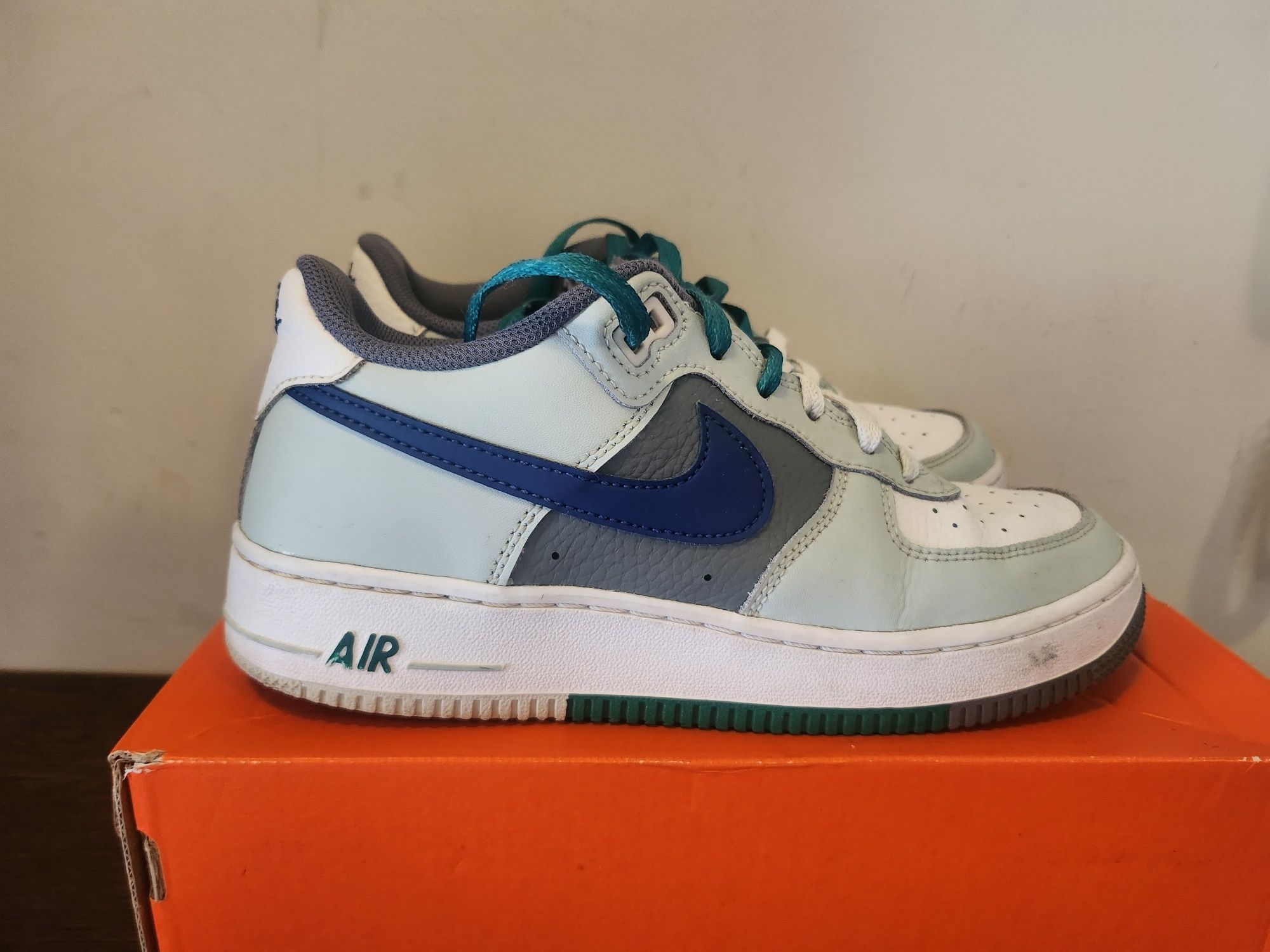 Продавам маратонки Nike