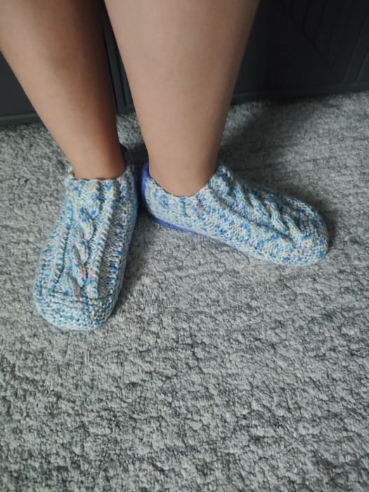 Вязанные носочки- следочки.