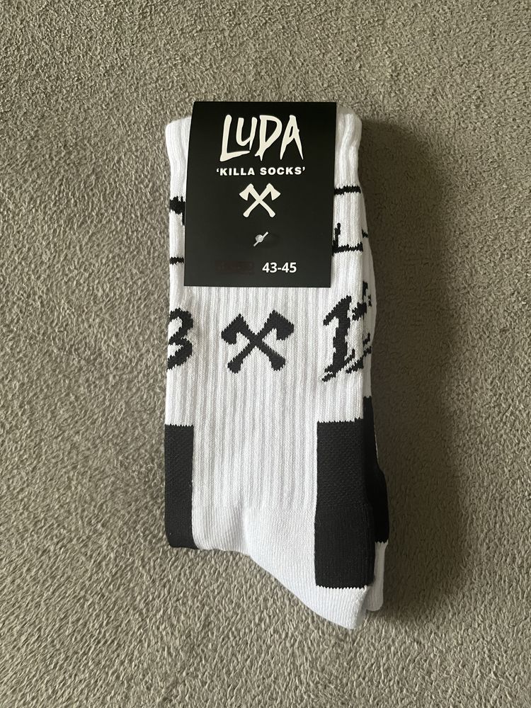 Luda тениска и чорапи