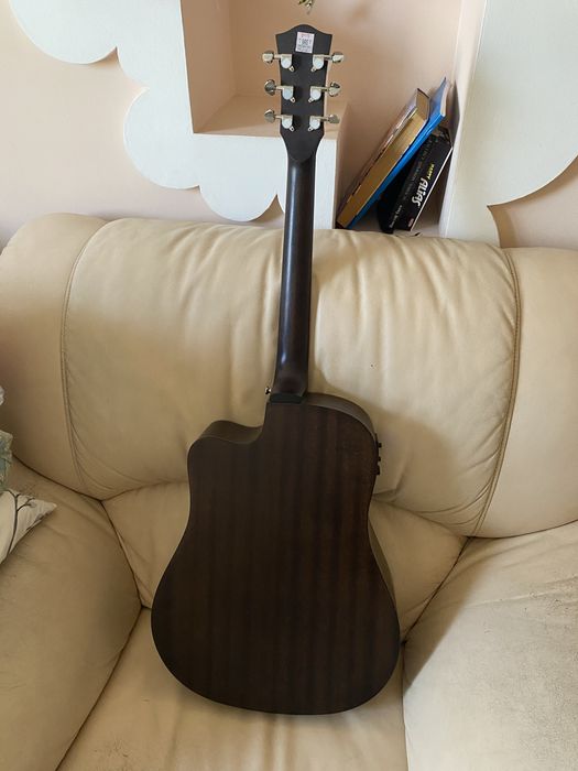 Аккустическая гитара