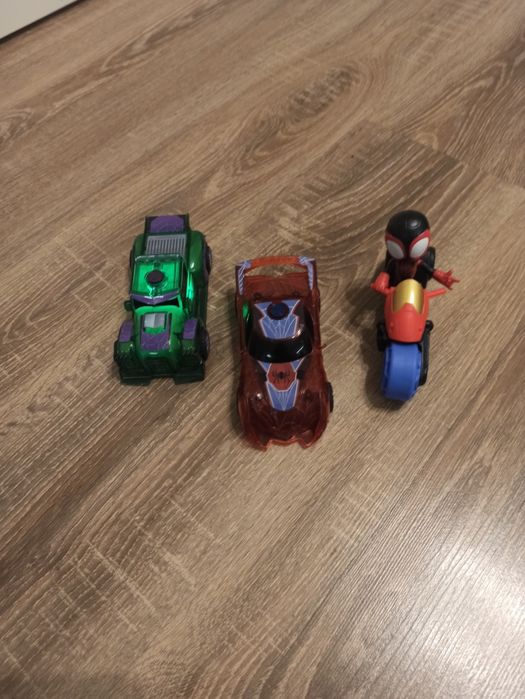 Играчки на супергерои