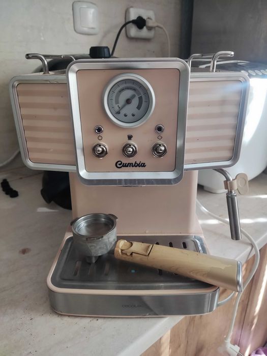 Кафе машина прави страхотно кафе гъст каймак